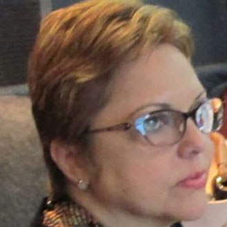 Dr. Alicia González